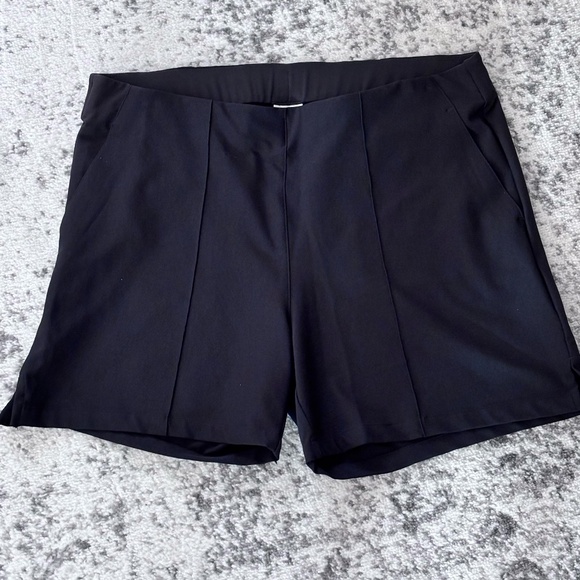 Adidas Women's Pintuck 5-inch Pull-On Golf Shorts Black - Picture 1 of 8